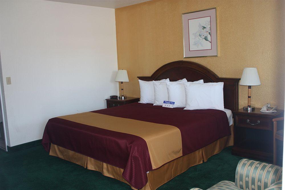 Value Inn & Suites Redding Eksteriør billede