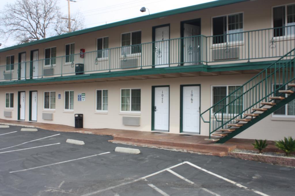 Value Inn & Suites Redding Eksteriør billede