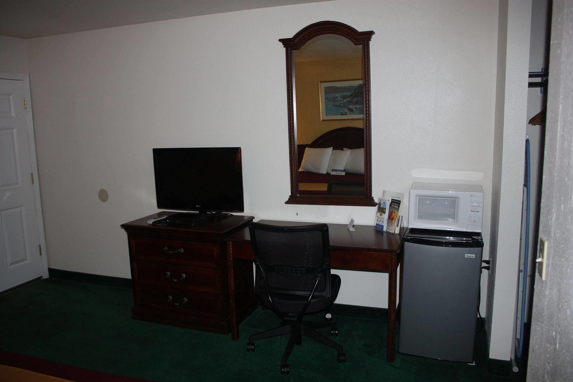 Value Inn & Suites Redding Eksteriør billede