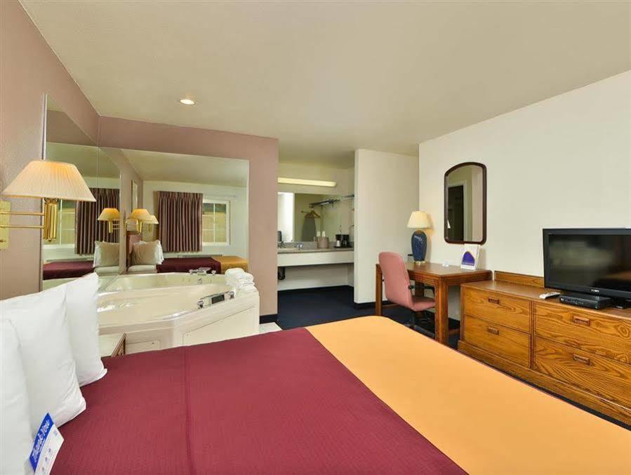 Value Inn & Suites Redding Eksteriør billede