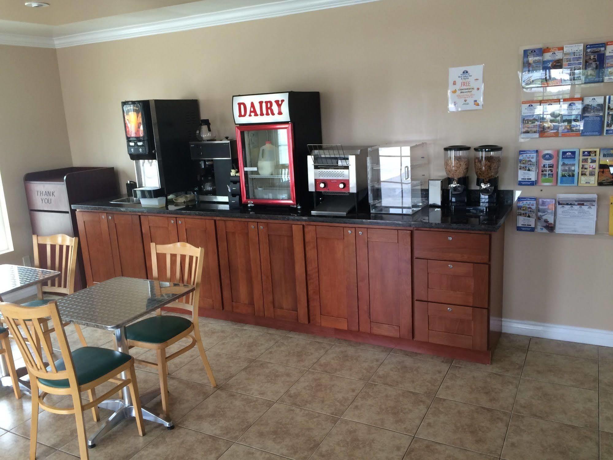 Value Inn & Suites Redding Eksteriør billede