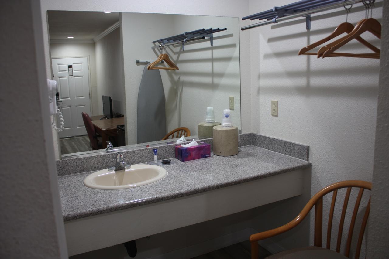 Value Inn & Suites Redding Eksteriør billede